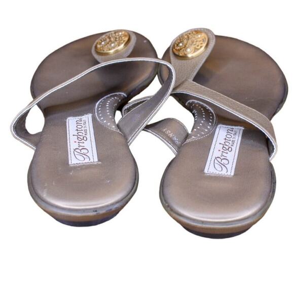 Brighton Pansy Sandal Thong Flip Flop Gold Leather Metal Medallion Size 6M - Picture 4 of 6